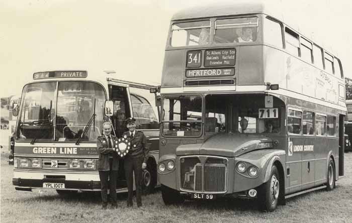SHOWBUS Premier Operator Award winners RMC4 & RB100